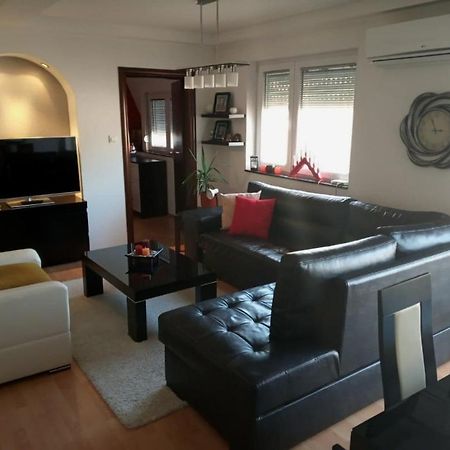 Brand New Apt In City Center บิโตลา ภายนอก รูปภาพ